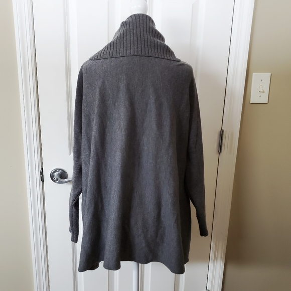 Calvin Klein Buckle Detail Turtleneck Sweater Cape - Picture 4 of 4